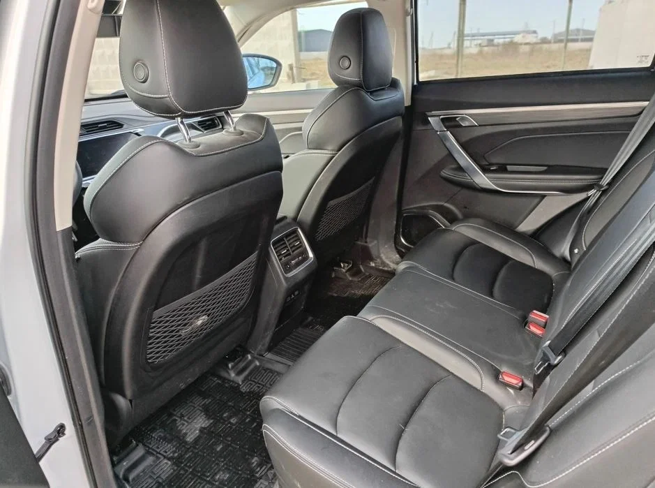 Geely Atlas Pro аренда